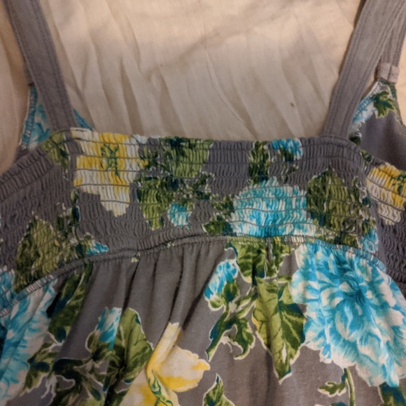 3/$10 Abercrombie & Fitch Floral Tank Top - XS - Picture 7 of 8